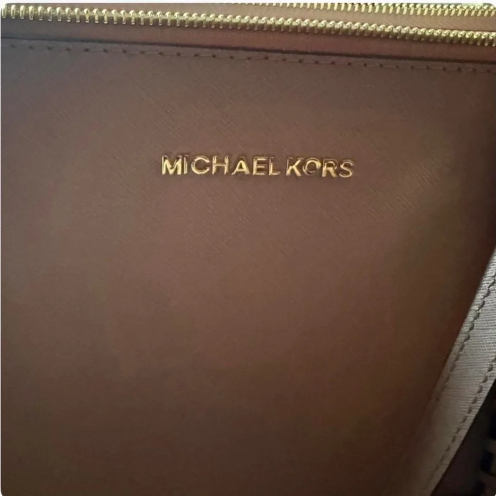 Michael Kors Jet Set Travel Large Saffiano Leather Tote Blush Pink/Nude MK Charm - Picture 5 of 7